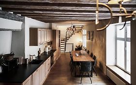 Airhome - Kuninga Apartment